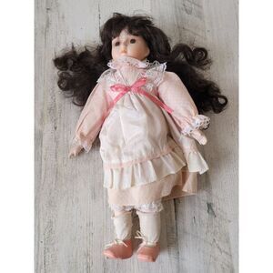 Brinn's Everything is beautiful wind up music‎ porcelain doll collectible